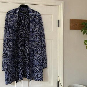 Kasper Blue Black and White Open Front‎ Tunic Length Cardigan Size Large Artsy